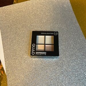 J Cats Highlighter Quad Spectrum Palette
